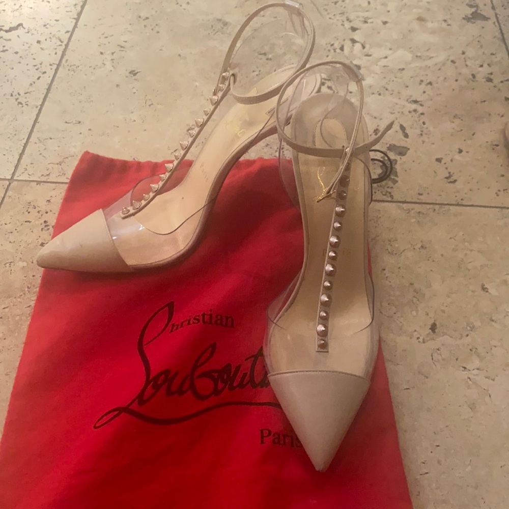 Christian louboutin nosy